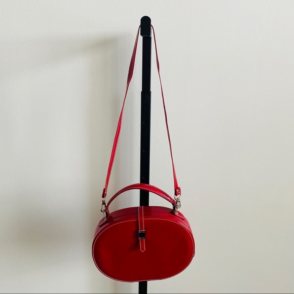 Red w White Contrasting Stitch Case - Picture 8 of 8